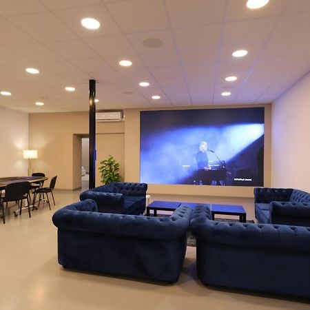 Aparthotel Loft 250M2 Avec Ecran Led Geant De 10M2 Marsella Exterior foto