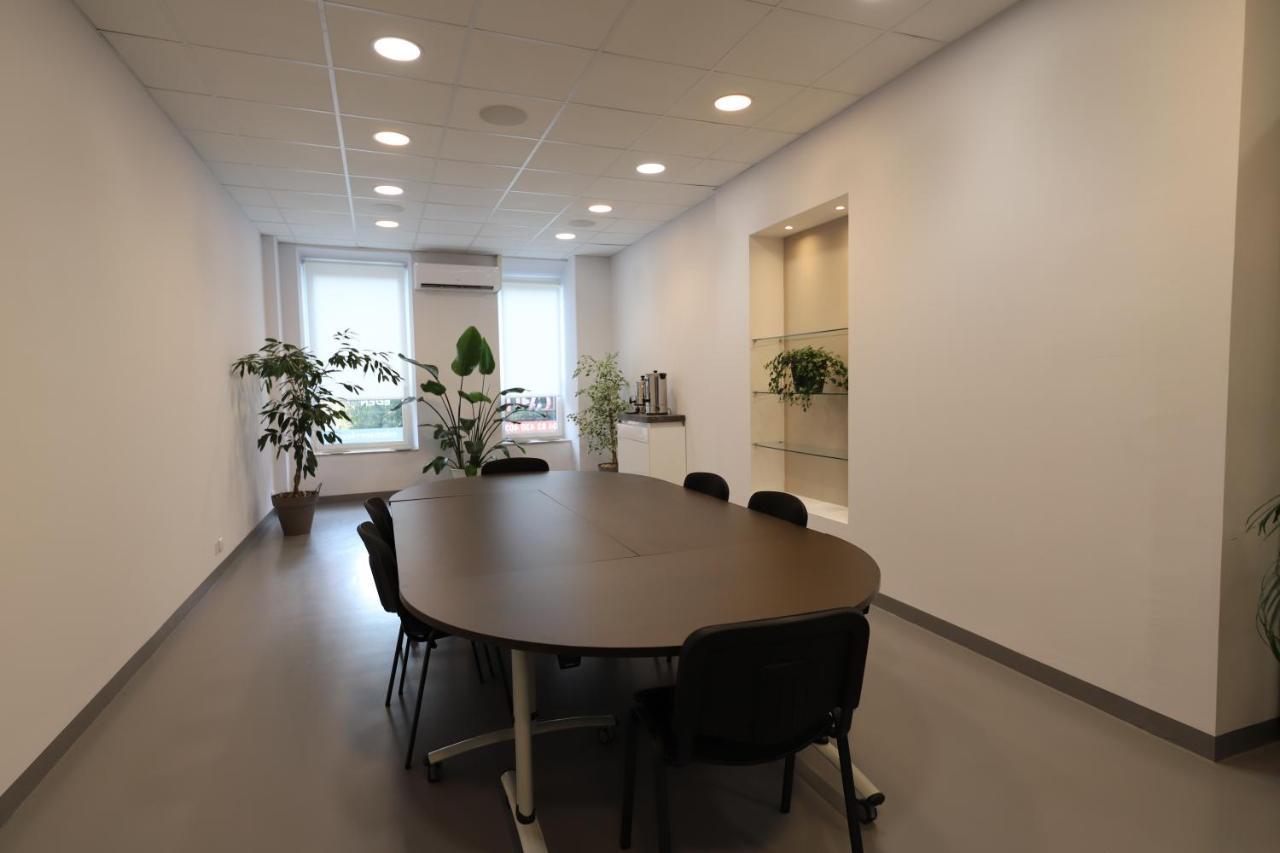 Aparthotel Loft 250M2 Avec Ecran Led Geant De 10M2 Marsella Exterior foto